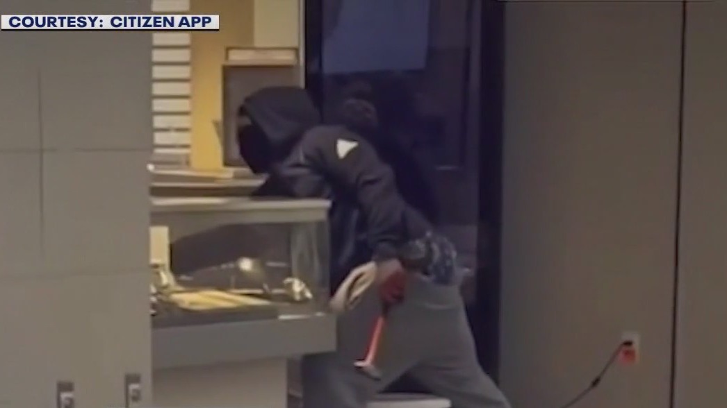 Jewelry store robbery is second in 2 weeks